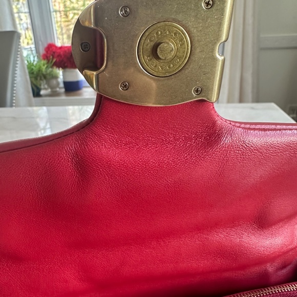 ❤️Coach Pillow Tabby Shoulder Bag 26 ~ Red Apple Leather 🍎 - Picture 7 of 13